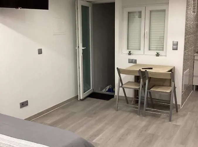 Estudio Dos Bones Daire